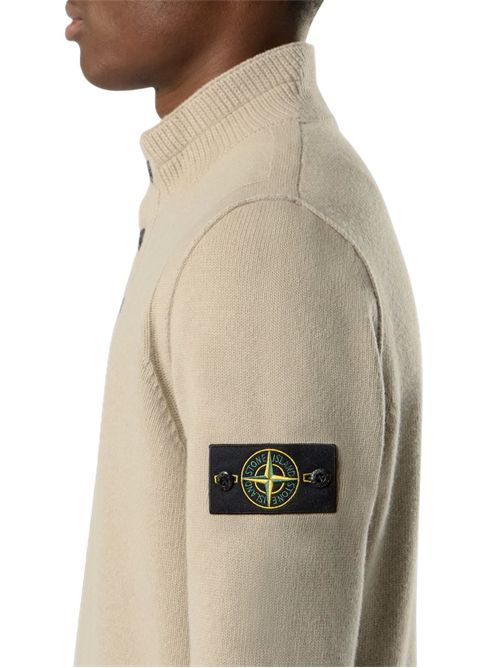 Maglione vestibilità regular con zip corta e finta con bottoni Stone Island | L2S15 5100040 S00A3V0095 SAND